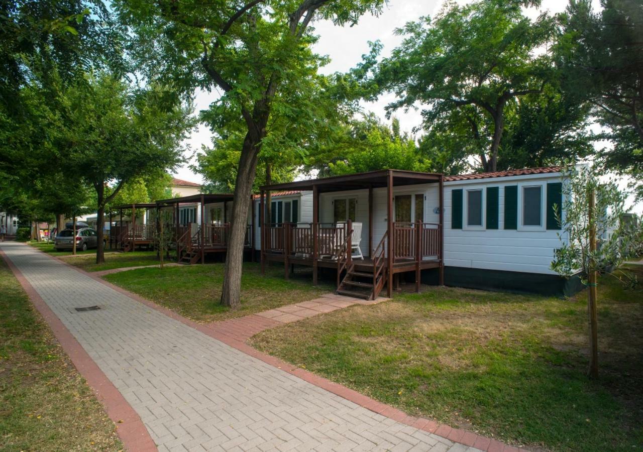 Villa Al Mare Camping - 4 Stelle 카발리노 외부 사진